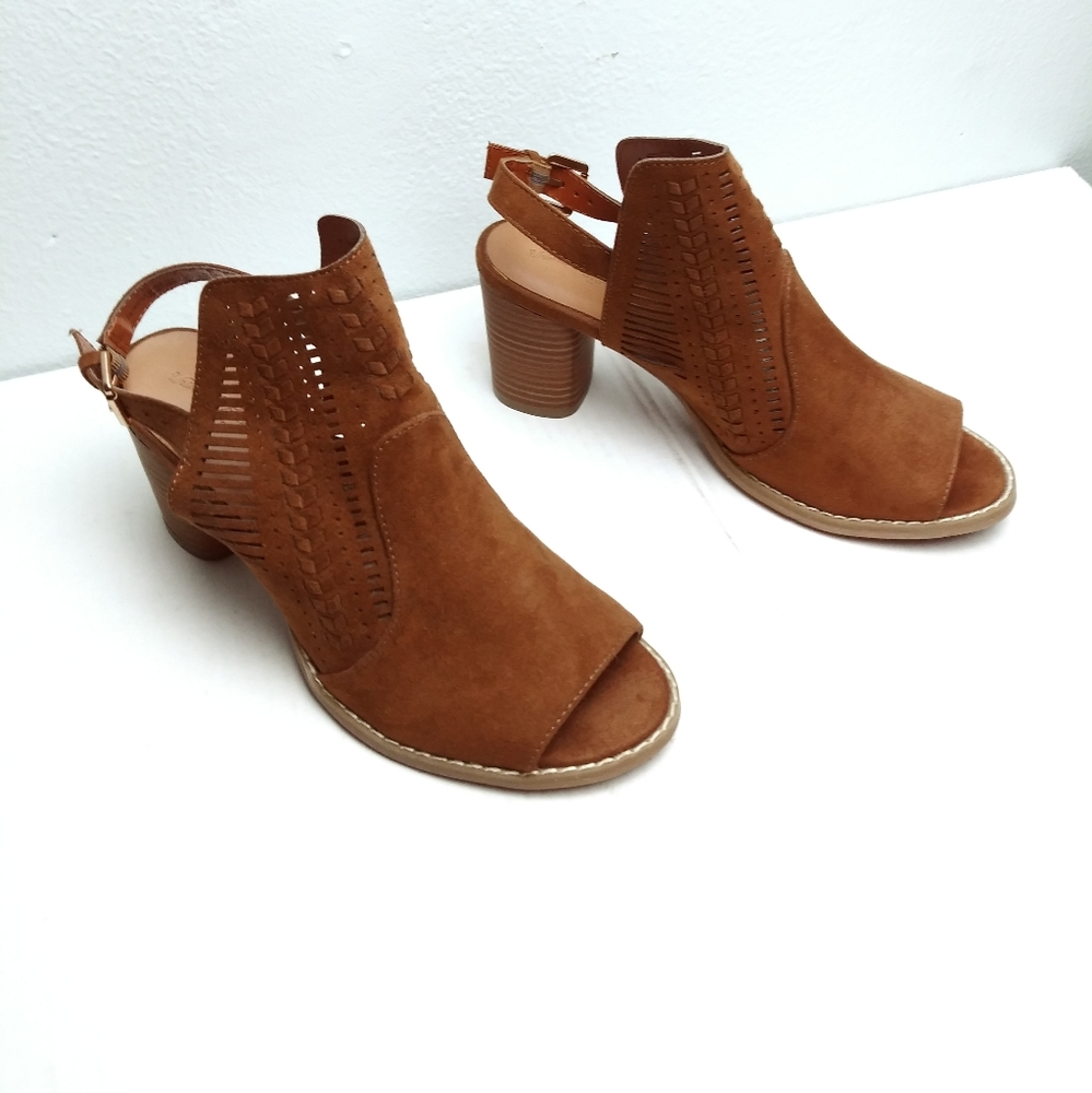 Universal Thread 7M Brown Slingback Sandals Block Heel Open Toe